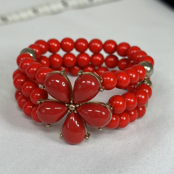 Group of seven red vibe bracelets - Picture 6 of 9